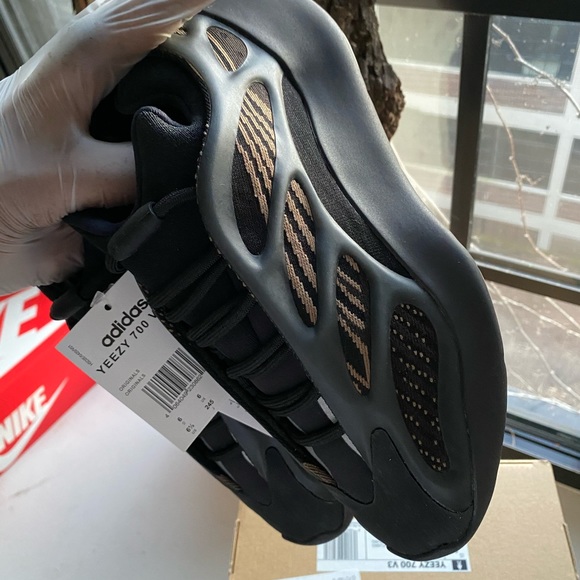 Adidas yeezy 700 V3 clay brown - Picture 2 of 7